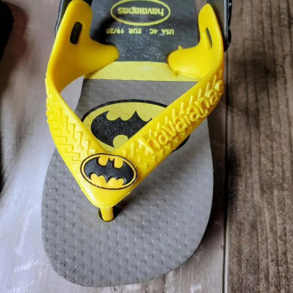 Havaianas Baby Heroes Yellow BATMAN Sandals Flip Flops Infact Size 17-18 4C NWOT - Picture 5 of 12